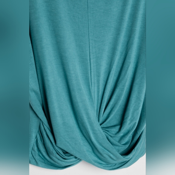 🌻2 for $20 |  Zenana Knotted Crop Tank Top - Picture 4 of 15